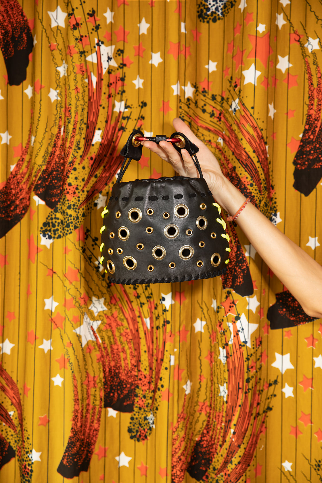 Teapot Black Eyelets